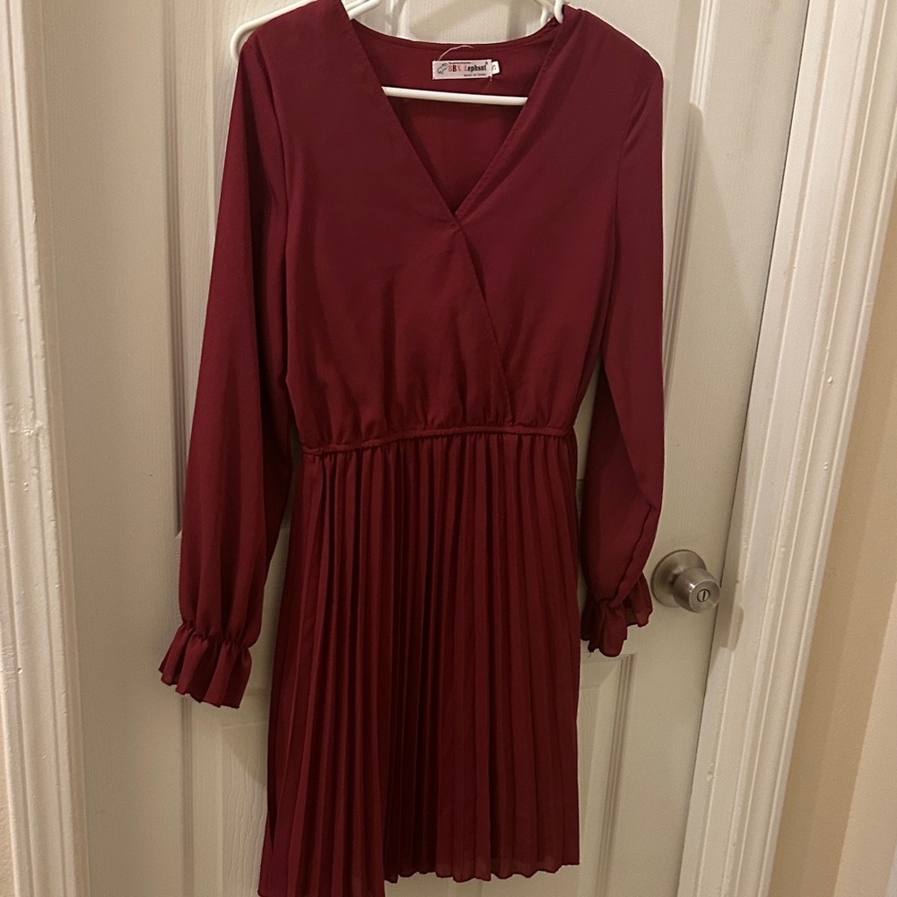 Elegant Burgundy Long Sleeve Dress